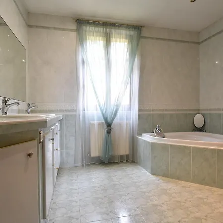 In With Pool, Cleaning Included Prázdninový dům *
